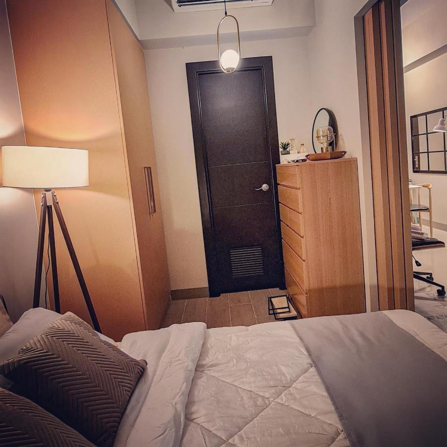 Luxe Bonifacio Global City Taguig Uptown Condo Hotel 1 Bedroom Suite ภายนอก รูปภาพ