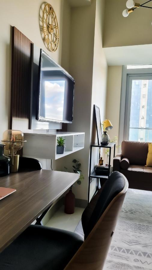 Luxe Bonifacio Global City Taguig Uptown Condo Hotel 1 Bedroom Suite ภายนอก รูปภาพ