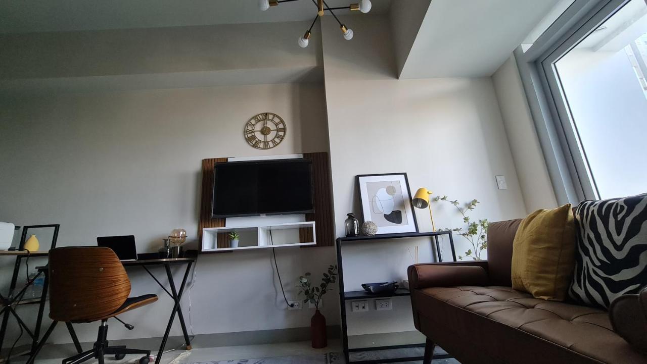 Luxe Bonifacio Global City Taguig Uptown Condo Hotel 1 Bedroom Suite ภายนอก รูปภาพ