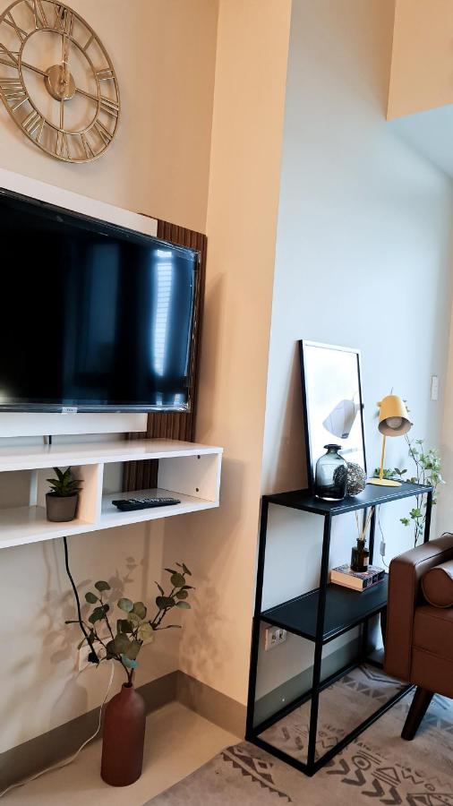 Luxe Bonifacio Global City Taguig Uptown Condo Hotel 1 Bedroom Suite ภายนอก รูปภาพ