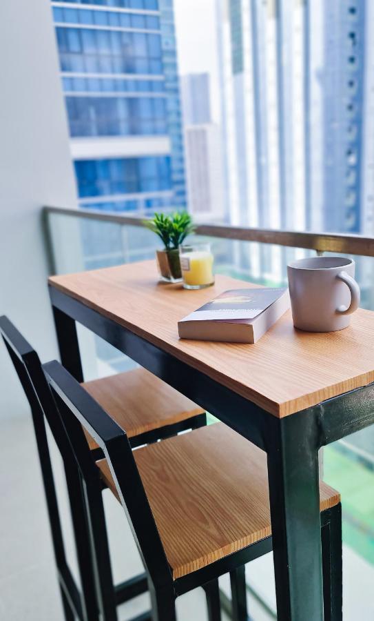 Luxe Bonifacio Global City Taguig Uptown Condo Hotel 1 Bedroom Suite ภายนอก รูปภาพ