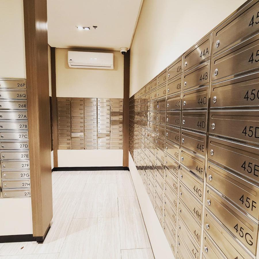 Luxe Bonifacio Global City Taguig Uptown Condo Hotel 1 Bedroom Suite ภายนอก รูปภาพ