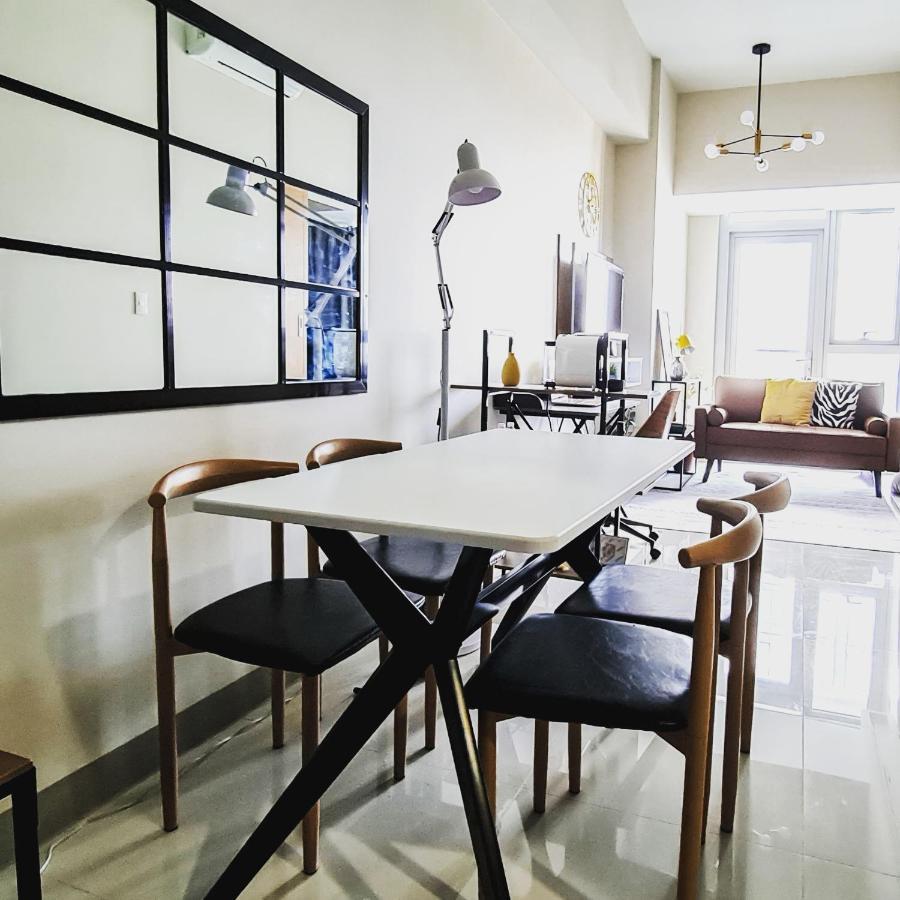Luxe Bonifacio Global City Taguig Uptown Condo Hotel 1 Bedroom Suite ภายนอก รูปภาพ