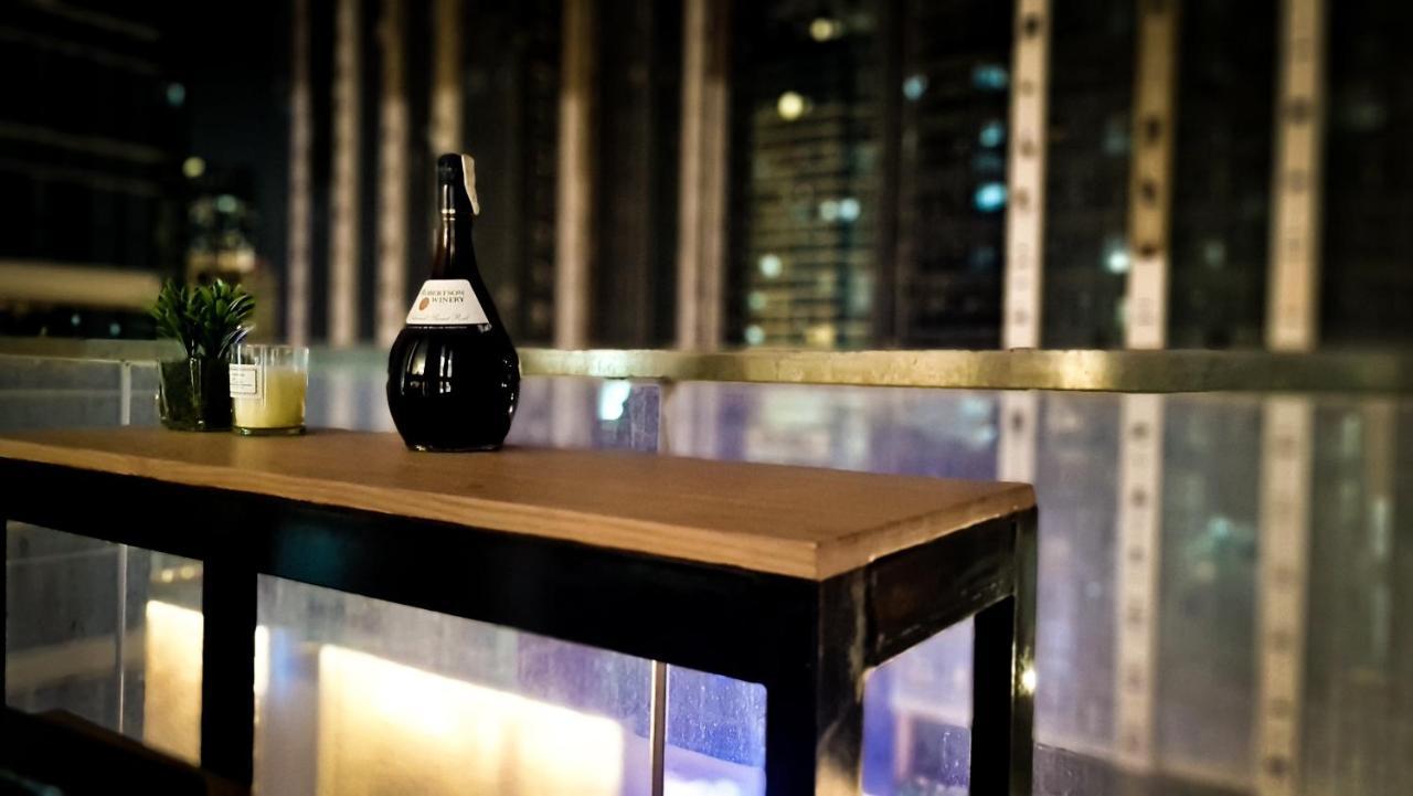 Luxe Bonifacio Global City Taguig Uptown Condo Hotel 1 Bedroom Suite ภายนอก รูปภาพ