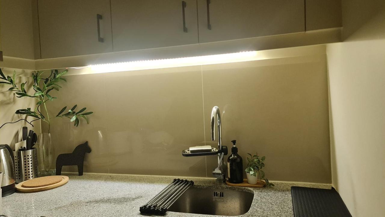 Luxe Bonifacio Global City Taguig Uptown Condo Hotel 1 Bedroom Suite ภายนอก รูปภาพ